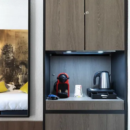 Hotell Sowell L'olivier 4*